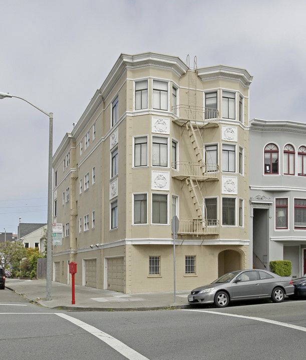 3360 Scott St in San Francisco, CA - Building Photo