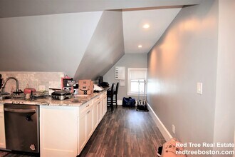62 Mapleton St, Unit 3 in Boston, MA - Building Photo - Building Photo