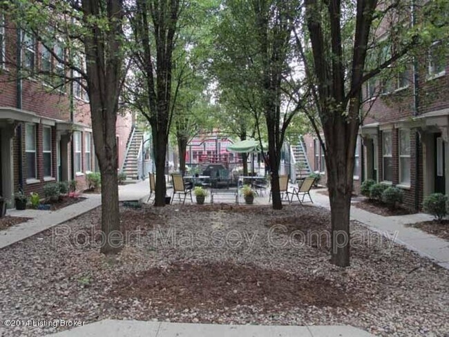 951 Baxter Ave in Louisville, KY - Building Photo - Building Photo