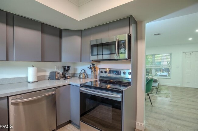 property at 19 NE 16th St