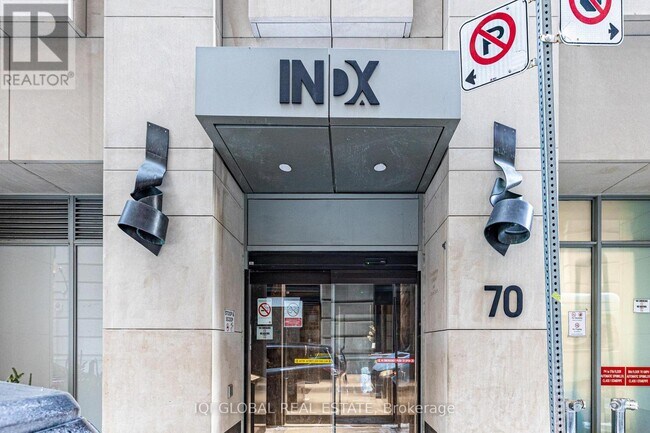 70 Temperance St in Toronto, ON - Building Photo - Building Photo