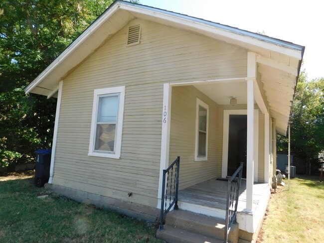property at 106 S Arthur St