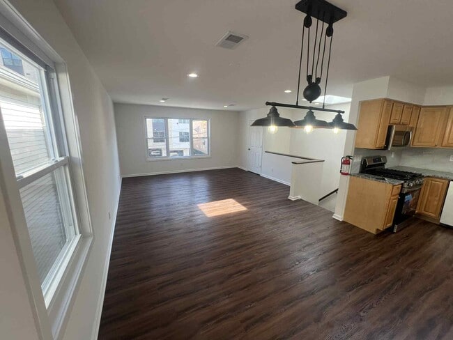 3713 Bergen Tpke, Unit 2 in North Bergen, NJ - Building Photo - Building Photo