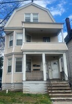 158 Alexander St, Unit 3rd Floor in Newark, NJ - Building Photo