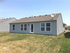 8331 S Evening Dr in Pendleton, IN - Building Photo - Building Photo