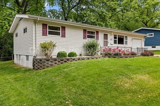 1115 Hadwin Dr in Florissant, MO - Building Photo - Building Photo