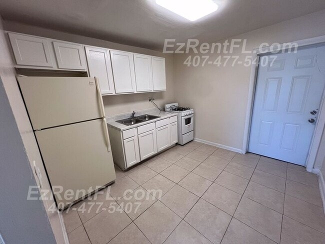 803/5 Henrietta Ave in West Palm Beach, FL - Building Photo - Building Photo