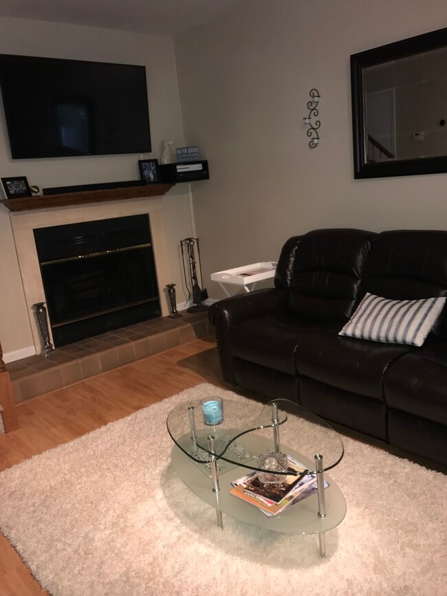 3 Sussex Ct Rentals in Bedminster, NJ