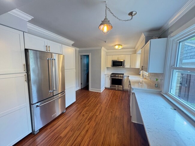 property at 1935 Plymouth Terrace SE