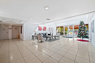 140 Lakeview Dr, Unit 103 in Weston, FL - Building Photo - Building Photo