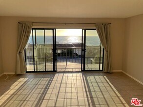 6798 Shearwater Ln in Malibu, CA - Building Photo - Building Photo