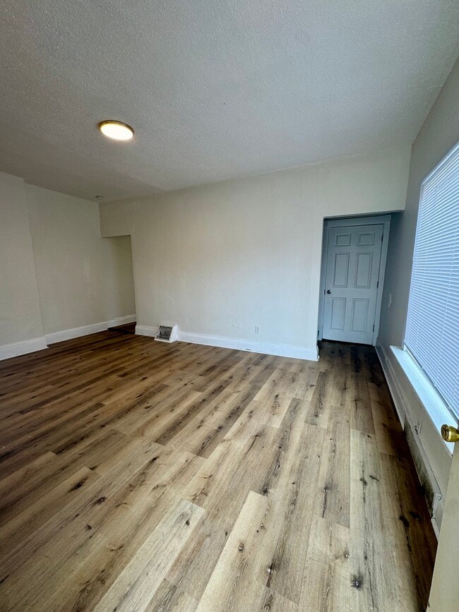 1047 12th St, Unit 1047 in Rock Island, IL - Foto de edificio - Building Photo