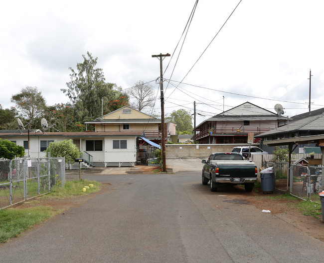 14 Lakeview Cir in Wahiawa, HI - Foto de edificio - Building Photo