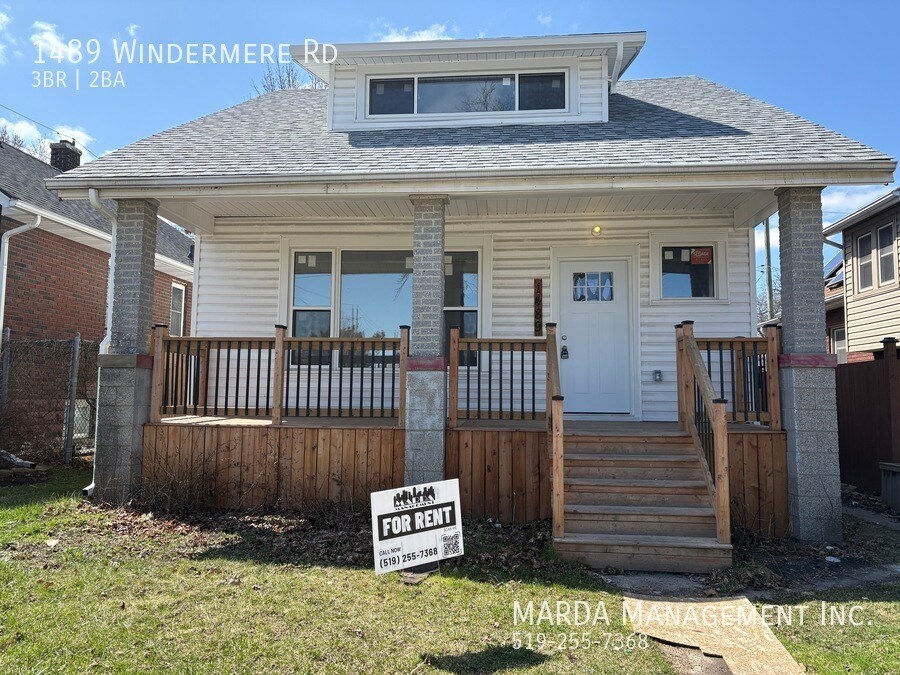 1489 Windermere Rd in Windsor, ON - Building Photo