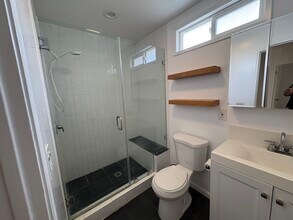 831 N Maple St in Burbank, CA - Building Photo - Building Photo