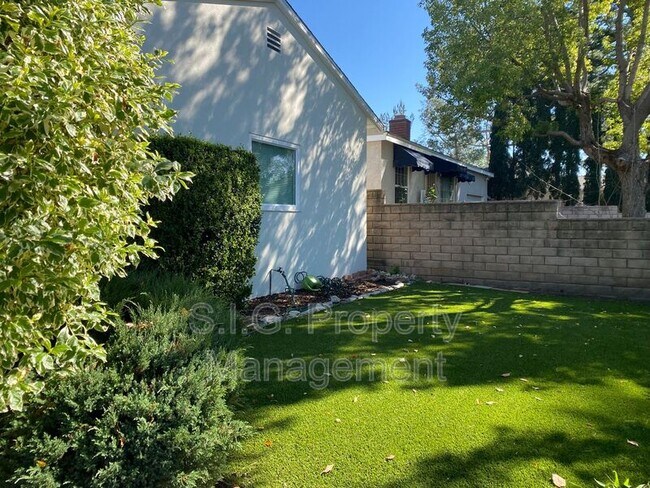 3117 Fairmount Ave in Montrose, CA - Building Photo - Building Photo