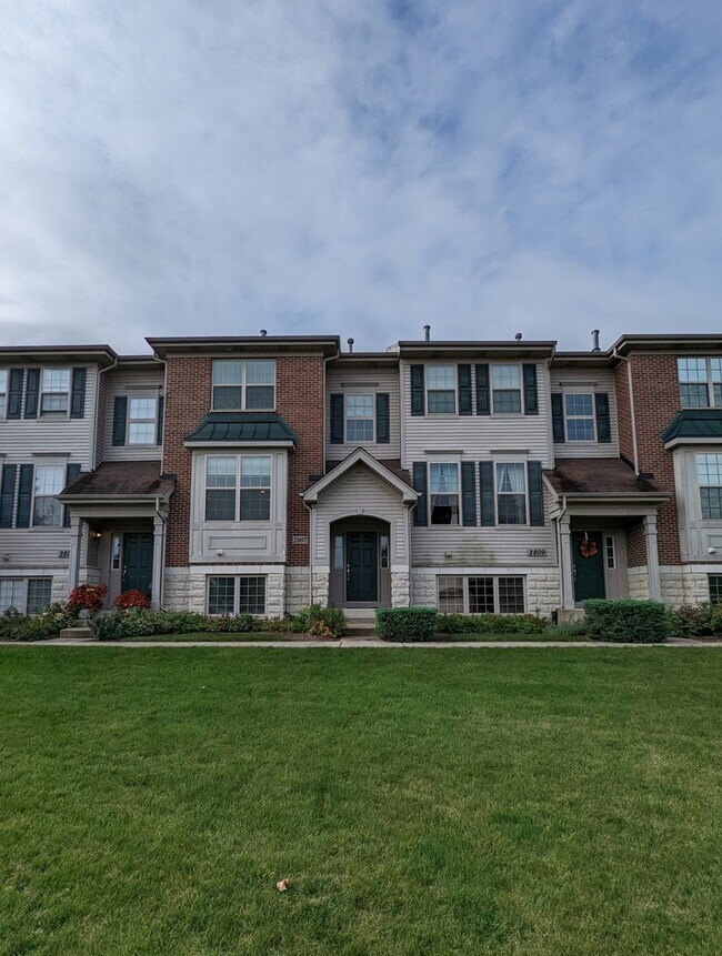 property at 2807 Blakely Ln