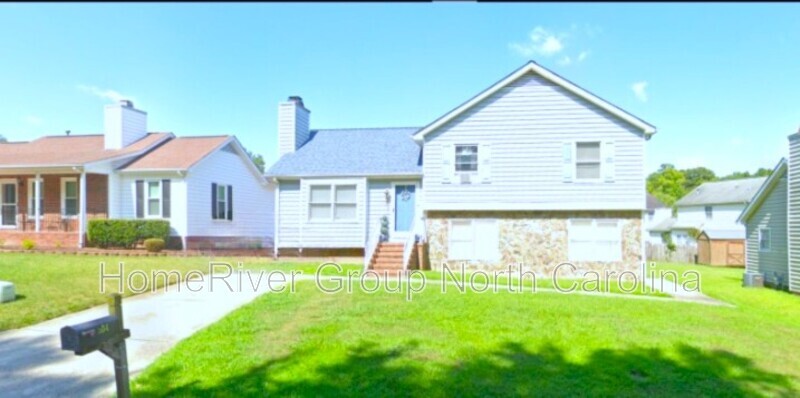 504 Kelly Rd in Greensboro, NC - Building Photo