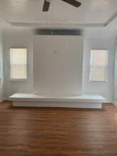 1505 S Redondo Blvd, Unit 1505 in Los Angeles, CA - Building Photo - Building Photo