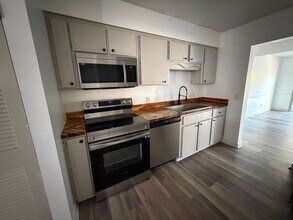 912 Pineland Ave in Hinesville, GA - Building Photo - Building Photo