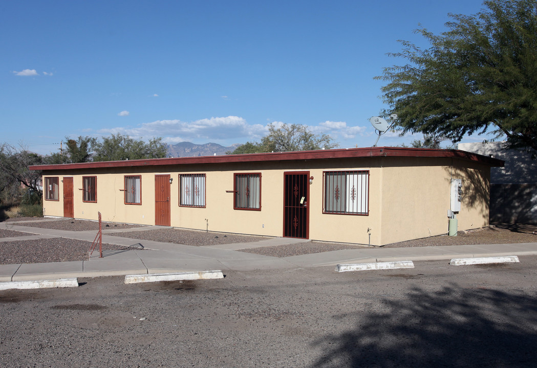 Triplex in Tucson, AZ - Building Photo