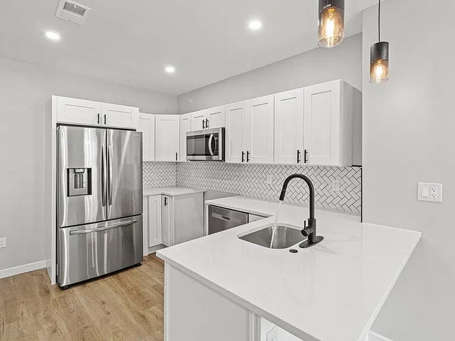 2550 Cecil B. Moore Ave in Philadelphia, PA - Building Photo - Building Photo