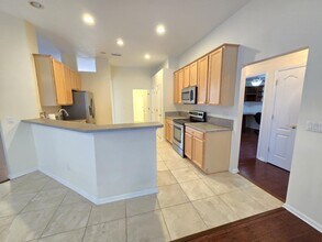 637 Grand Parke Dr in Jacksonville, FL - Building Photo - Building Photo