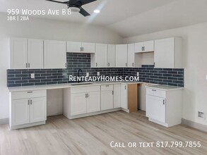 959 Woods Ave, Unit B in Fort Worth, TX - Building Photo - Building Photo