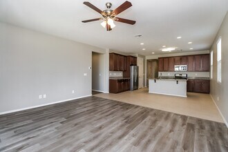 4404 W Federal Way in Queen Creek, AZ - Foto de edificio - Building Photo