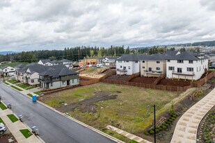 South River Terrace in Tigard, OR - Building Photo