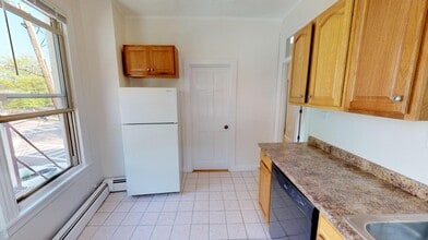 1729 Commonwealth Ave in Boston, MA - Building Photo - Building Photo