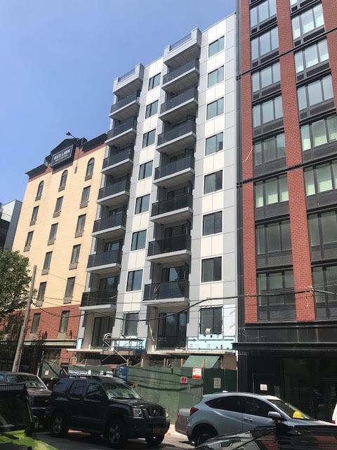 42-22 Crescent St in Long Island City, NY - Building Photo