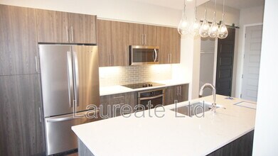 3198 Blake St, Unit #408 in Denver, CO - Building Photo - Building Photo