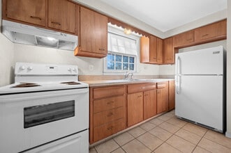 South Park in Manchester, CT - Foto de edificio - Building Photo