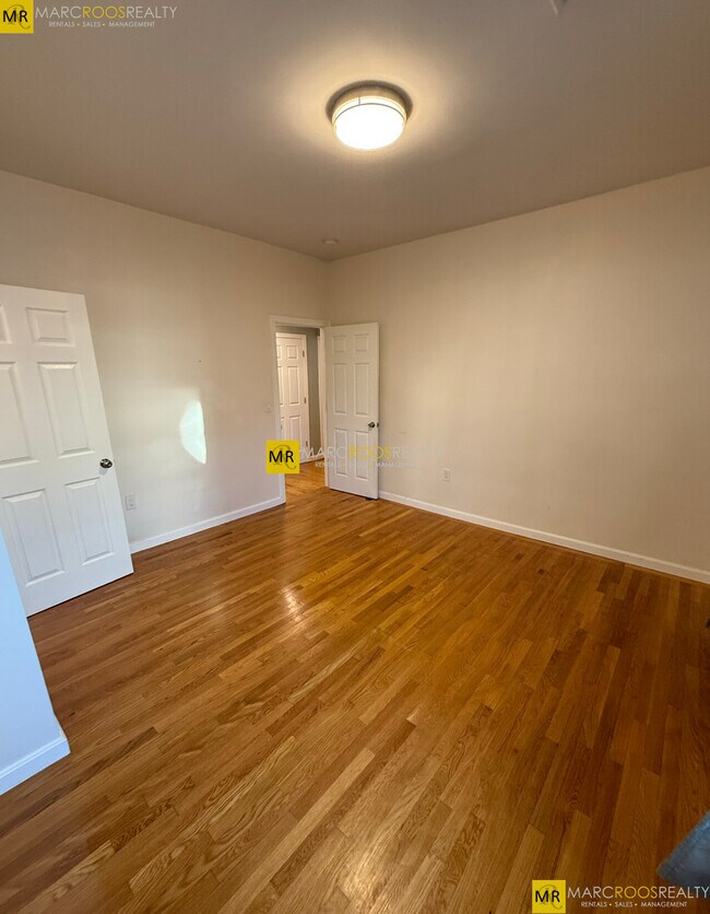 271 Ferry St, Unit 2 in Malden, MA - Foto de edificio - Building Photo