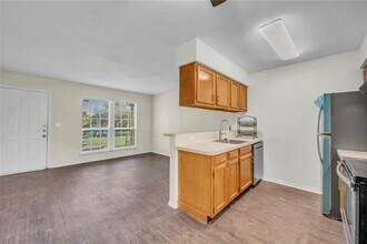 108 Hillside Cove in Elgin, TX - Building Photo - Building Photo