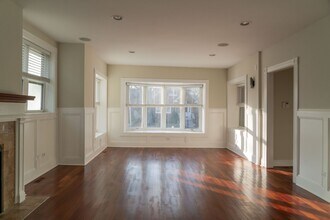 4953 N Bernard St in Chicago, IL - Building Photo - Building Photo