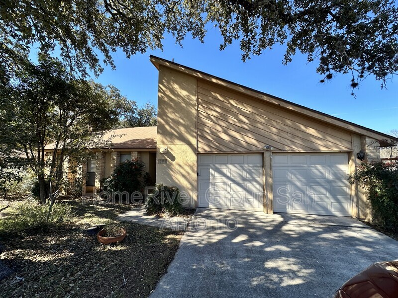 8823 Wellesley Manor Dr in San Antonio, TX - Building Photo