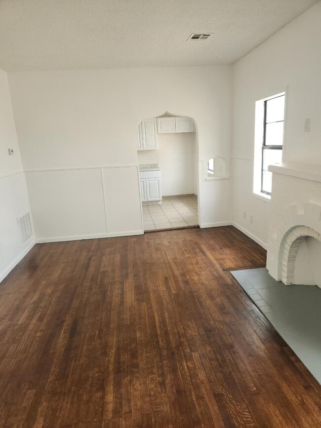 1223 N Chautauqua Ave in Wichita, KS - Building Photo - Building Photo