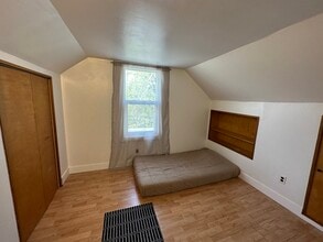 857 Division St in Kingston, ON - Building Photo - Building Photo