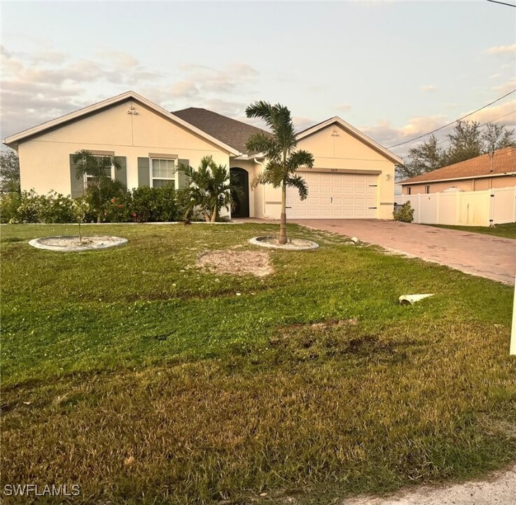 2829 NW 7th Terrace in Cape Coral, FL - Foto de edificio