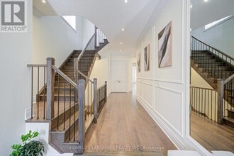 343 Tudor Ave in Oakville, ON - Building Photo - Building Photo