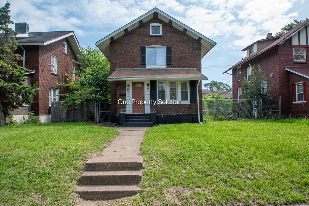 551 Buchanan St in Gary, IN - Building Photo