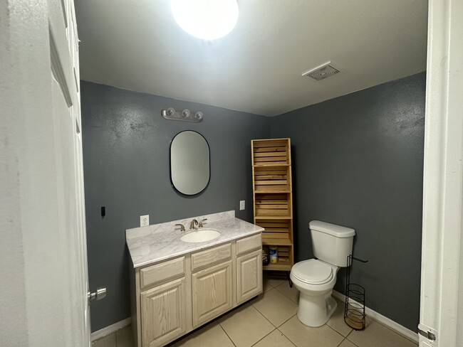 11122 W Connecticut Ave, Unit Master bedroom for rent. in Youngtown, AZ - Building Photo - Building Photo