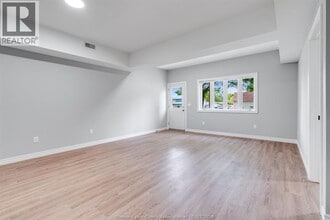 27 Orange St in Leamington, ON - Building Photo - Building Photo