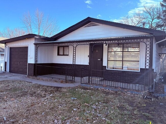 property at 1309 S Ralston Ave