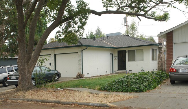 4044-4046 Bismarck Dr in San Jose, CA - Building Photo - Building Photo