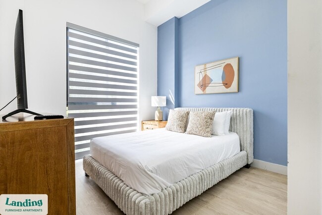 1155 NE 126th St, Unit 727 in North Miami, FL - Foto de edificio - Building Photo