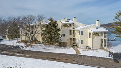 East Shore Harbour in Saugatuck, MI - Building Photo - Building Photo