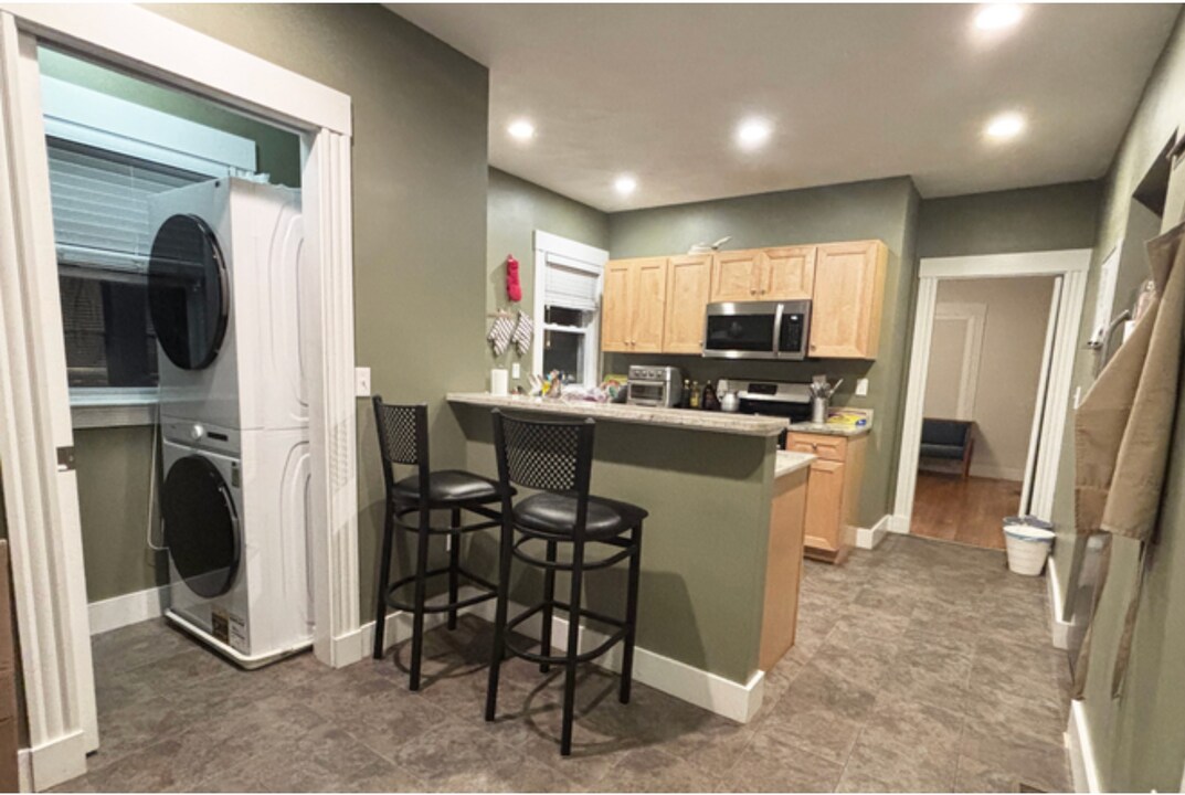 85 Yale St, Unit 1 in Medford, MA - Building Photo